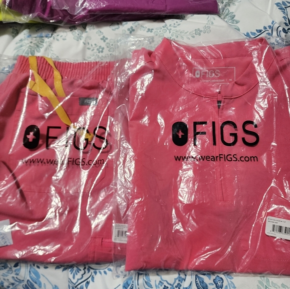 Figs Scrubs - Picture 5 of 8